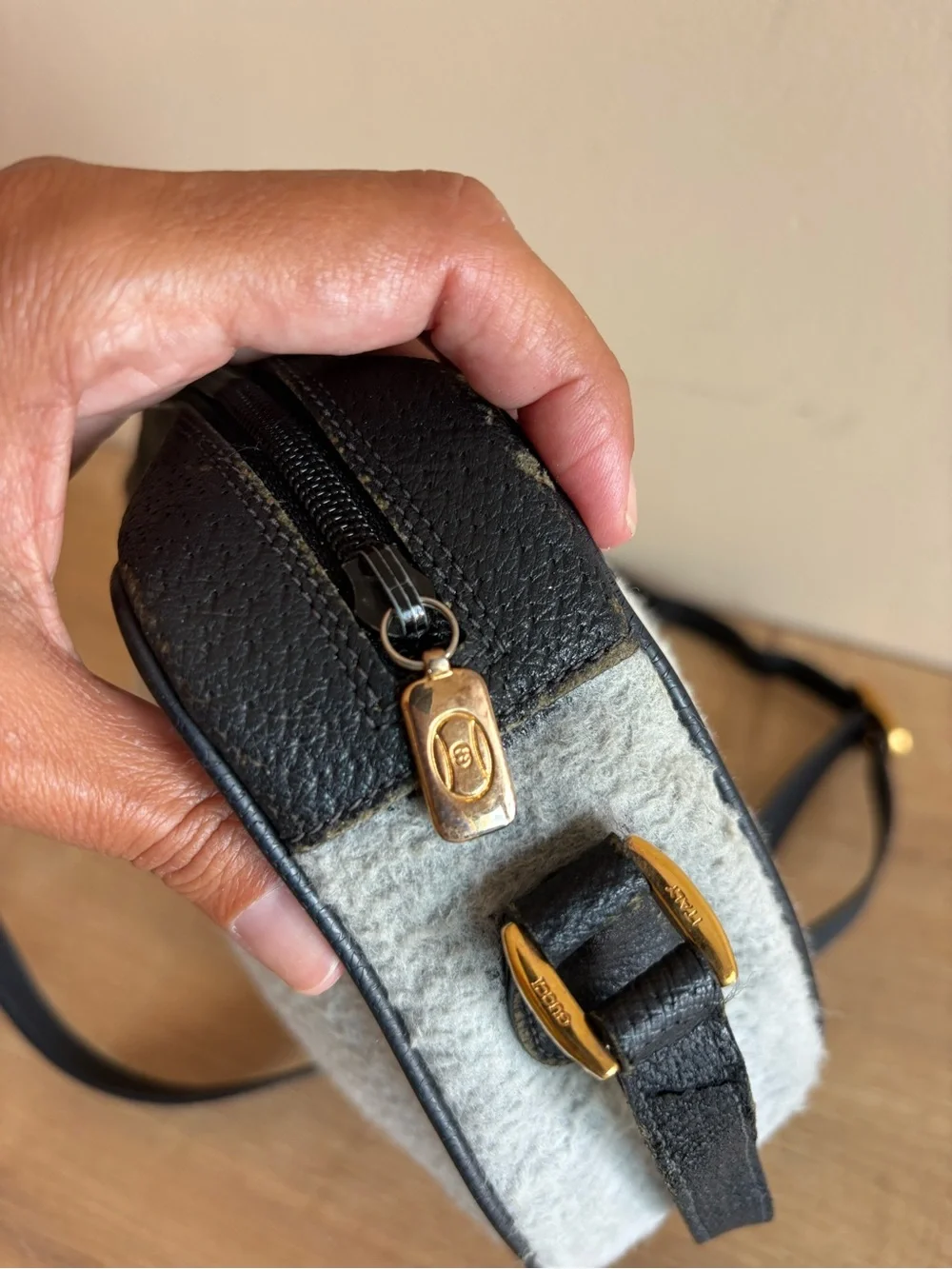 Authentic Vintage  Gucci crossbody bag
